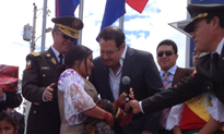 Vecinos de Asaman saludan a autoridades del MInisterio del Interior