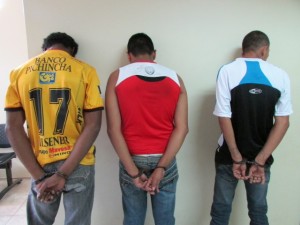 Detenidos por poresunta participación en robo a bus en Manabí