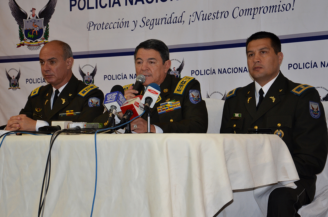Crnl. H. Játiva, Gral. Lino Proaño, Crnl. J. Cevallos. Dan la rueda de prensa del dispositivo de Seguridad para las procesiones y feriado de Semana Santa en Quito.