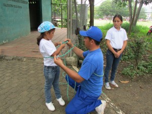 Integrante también aprendió a realizar nudos de rescate