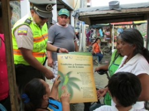 Policía Nacional explica a ciudadanía campaña preventiva