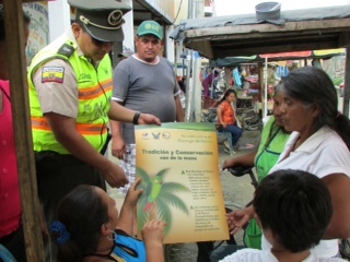 Policía Nacional explica a ciudadanía campaña preventiva
