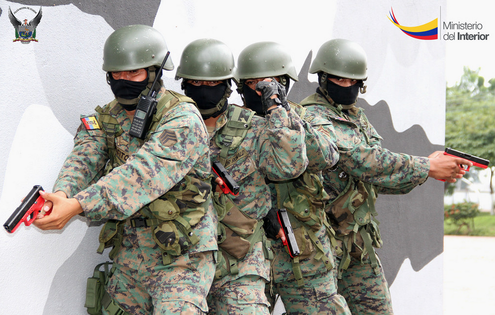Fácil de comprender Culo soldadura GOE capacitó a miembros del Ejército Ecuatoriano en técnicas de brecheo e  intervención – Ministerio de Gobierno